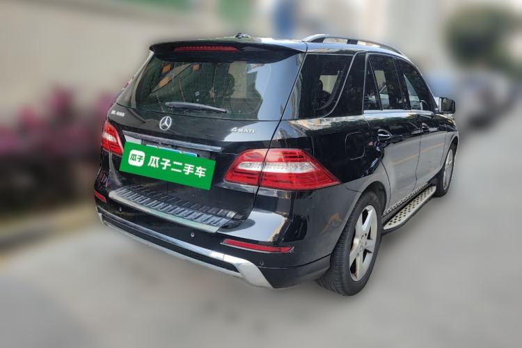 Used Mercedes-Benz M-Class 2014 ML 400 4MATIC Dynamic Model Rear Right 45 Deg