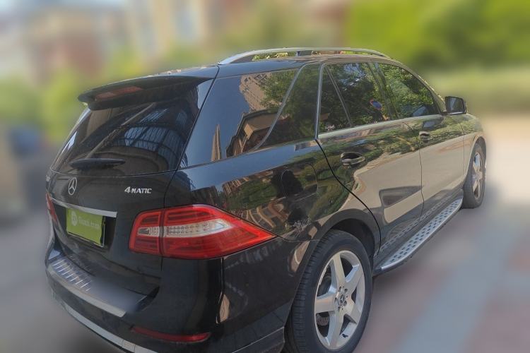 Used Mercedes-Benz M-Class 2014 ML 400 4MATIC Luxury Model Rear Right 45 Deg