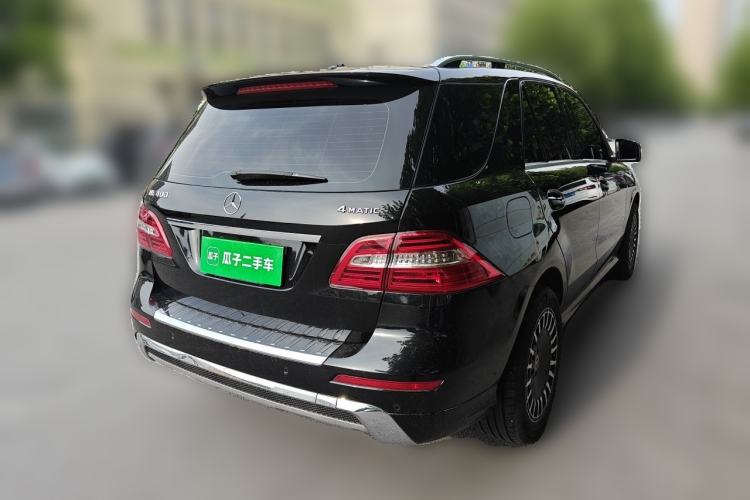 Used Mercedes-Benz M-Class 2014 ML 400 4MATIC Dynamic Model Rear Right 45 Deg