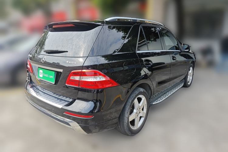 Used Mercedes-Benz M-Class 2014 ML 400 4MATIC Luxury Model Rear Right 45 Deg