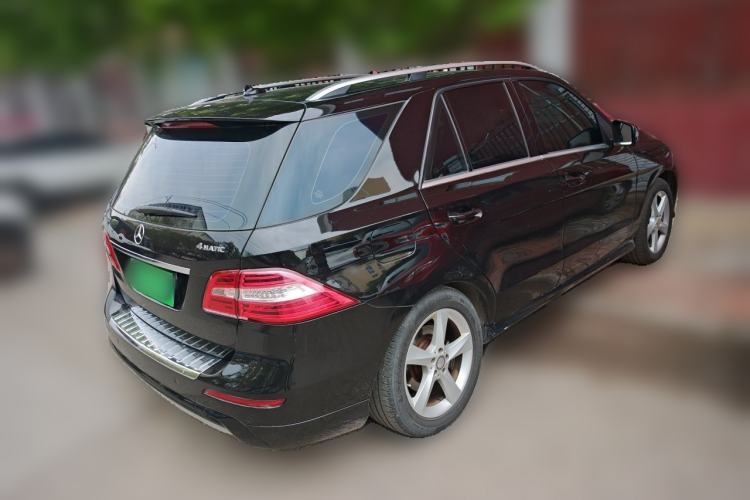 Used Mercedes-Benz M-Class 2014 ML 400 4MATIC Dynamic Model Rear Right 45 Deg