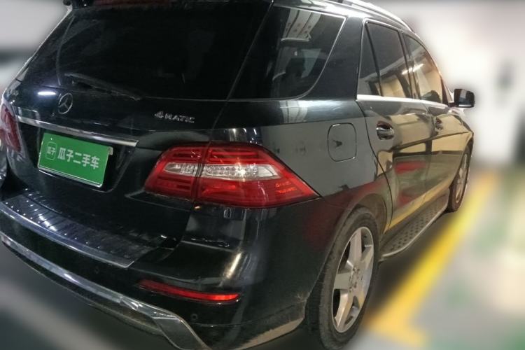 Used Mercedes-Benz M-Class 2014 ML 400 4MATIC Luxury Model Rear Right 45 Deg
