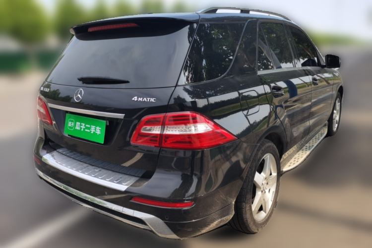 Used Mercedes-Benz M-Class 2014 ML 400 4MATIC Dynamic Model Rear Right 45 Deg