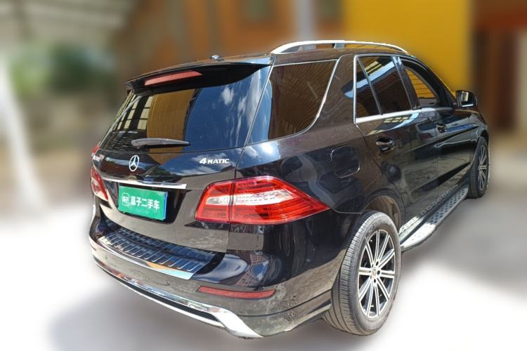Used Mercedes-Benz M-Class 2014 ML 400 4MATIC Luxury Model Rear Right 45 Deg