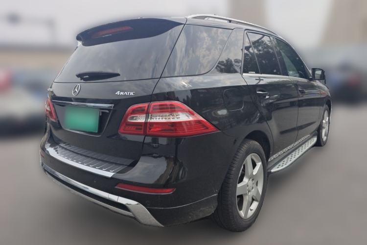 Used Mercedes-Benz M-Class 2014 ML 400 4MATIC Luxury Model Rear Right 45 Deg