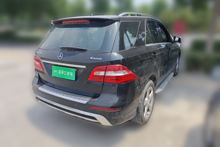 Used Mercedes-Benz M-Class 2014 ML 400 4MATIC Dynamic Model Rear Right 45 Deg