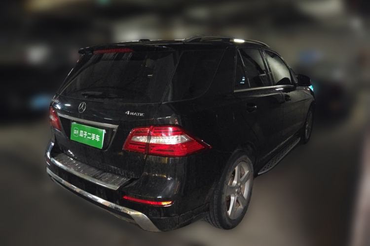 Used Mercedes-Benz M-Class 2014 ML 400 4MATIC Dynamic Model Rear Right 45 Deg