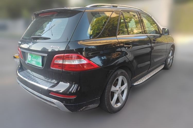 Used Mercedes-Benz M-Class 2014 ML 400 4MATIC Dynamic Model Rear Right 45 Deg
