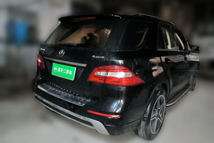Used Mercedes-Benz M-Class 2014 ML 400 4MATIC Dynamic Model Rear Right 45 Deg