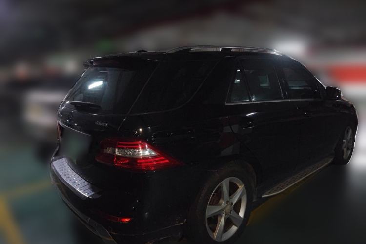 Used Mercedes-Benz M-Class 2014 ML 400 4MATIC Dynamic Model Rear Right 45 Deg