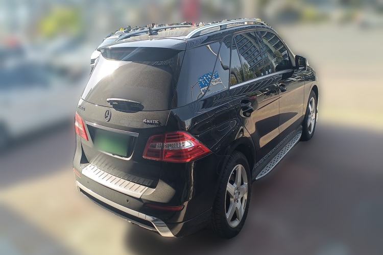 Used Mercedes-Benz M-Class 2014 ML 400 4MATIC Luxury Model Rear Right 45 Deg