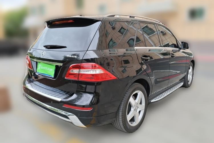 Used Mercedes-Benz M-Class 2014 ML 400 4MATIC Luxury Model Rear Right 45 Deg