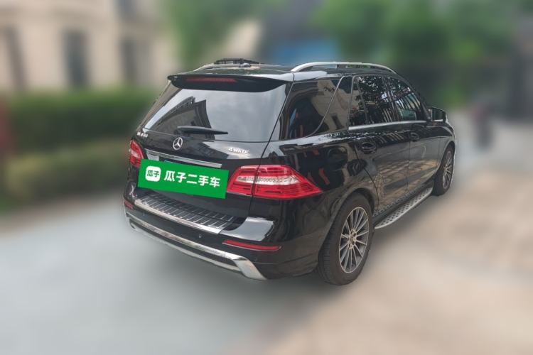 Used Mercedes-Benz M-Class 2014 ML 400 4MATIC Luxury Model Rear Right 45 Deg