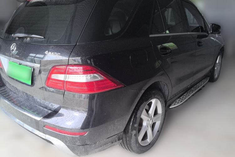 Used Mercedes-Benz M-Class 2014 ML 400 4MATIC Dynamic Model Rear Right 45 Deg