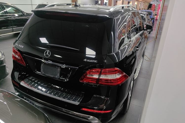 Used Mercedes-Benz M-Class 2014 ML 400 4MATIC Luxury Model Rear Right 45 Deg
