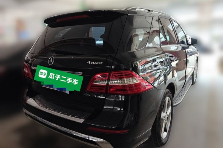 Used Mercedes-Benz M-Class 2014 ML 400 4MATIC Dynamic Model Rear Right 45 Deg