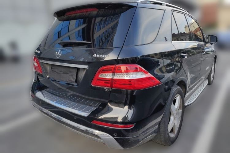 Used Mercedes-Benz M-Class 2014 ML 400 4MATIC Dynamic Model Rear Right 45 Deg