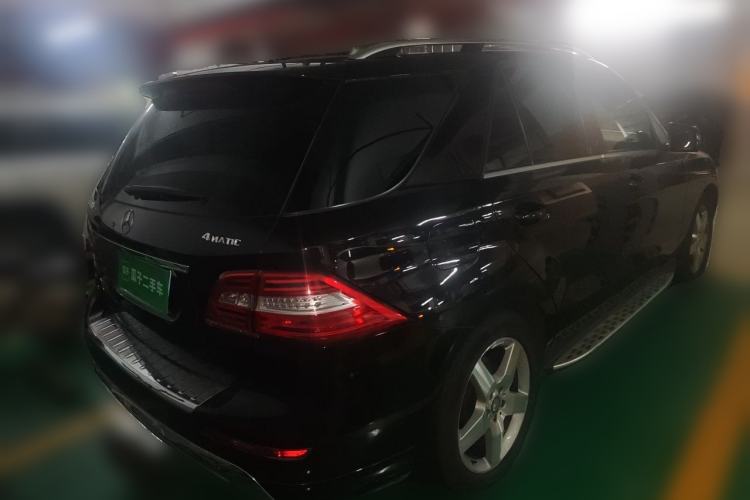 Used Mercedes-Benz M-Class 2014 ML 400 4MATIC Luxury Model Rear Right 45 Deg
