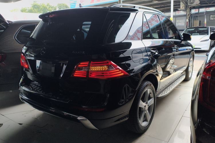 Used Mercedes-Benz M-Class 2014 ML 320 4MATIC Rear Right 45 Deg