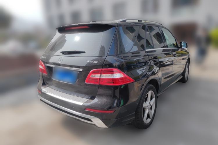 Used Mercedes-Benz M-Class 2014 ML 400 4MATIC Dynamic Model Rear Right 45 Deg