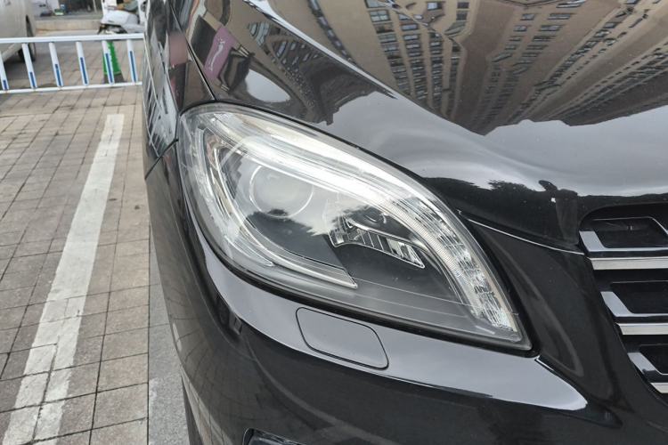 Used Mercedes-Benz M-Class 2014 ML 320 4MATIC Right Front Headlight