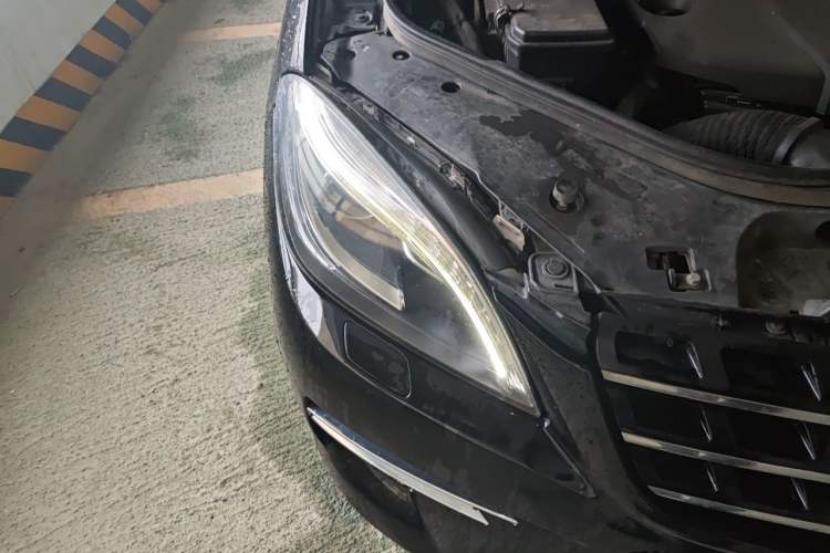 Used Mercedes-Benz M-Class 2014 ML 350 CDI 4MATIC Right Front Headlight