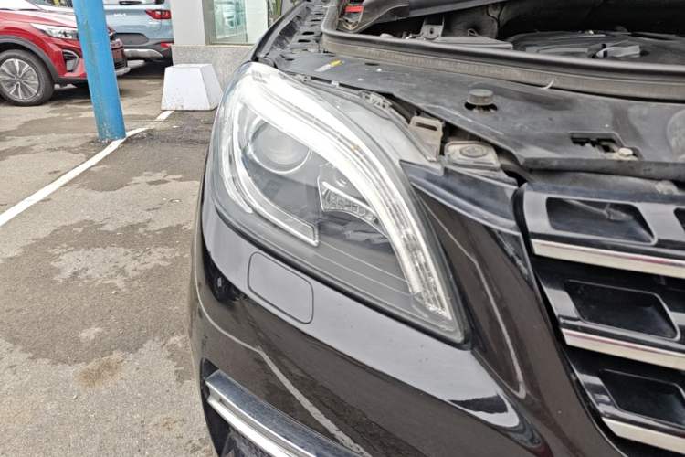 Used Mercedes-Benz M-Class 2014 ML 320 4MATIC Right Front Headlight
