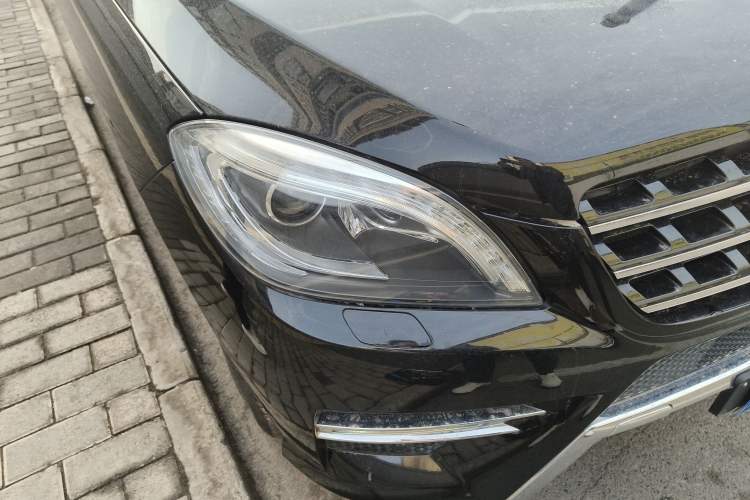 Used Mercedes-Benz M-Class 2014 ML 400 4MATIC Dynamic Model Right Front Headlight