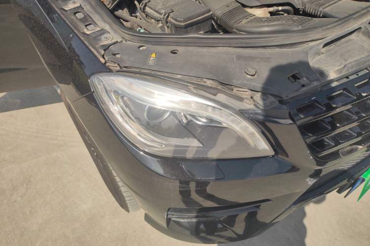 Used Mercedes-Benz M-Class 2014 ML 400 4MATIC Luxury Model Right Front Headlight