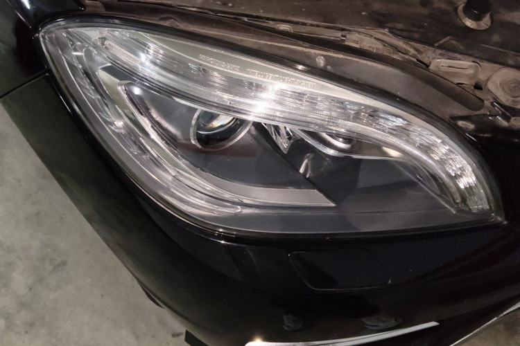 Used Mercedes-Benz M-Class 2014 ML 320 4MATIC Right Front Headlight