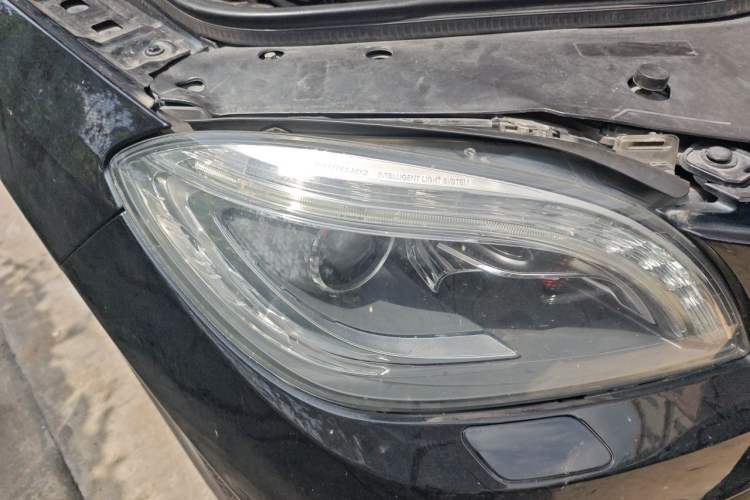 Used Mercedes-Benz M-Class 2014 ML 320 4MATIC Right Front Headlight