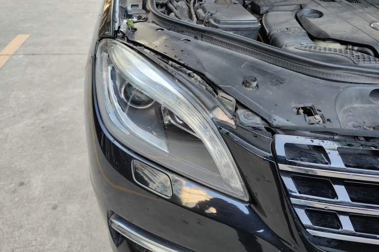 Used Mercedes-Benz M-Class 2014 ML 400 4MATIC Dynamic Model Right Front Headlight