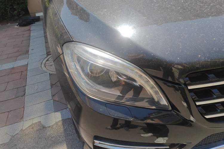 Used Mercedes-Benz M-Class 2014 ML 400 4MATIC Luxury Model Right Front Headlight