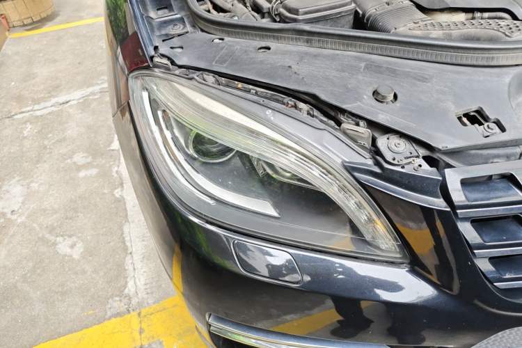 Used Mercedes-Benz M-Class 2014 ML 320 4MATIC Right Front Headlight