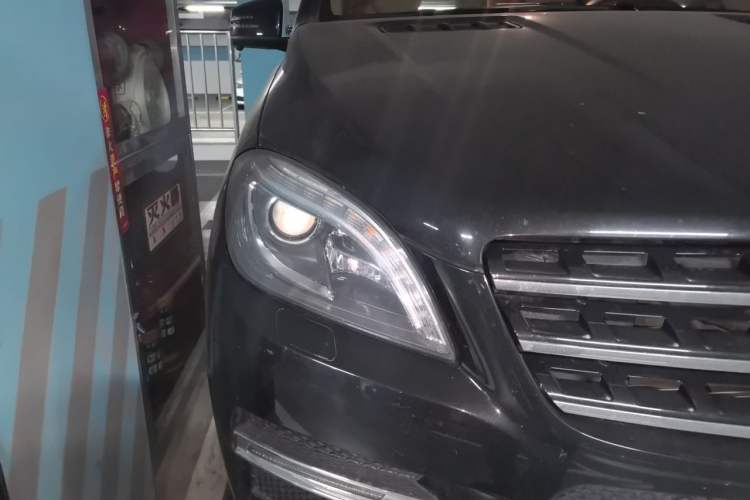 Used Mercedes-Benz M-Class 2014 ML 320 4MATIC Right Front Headlight