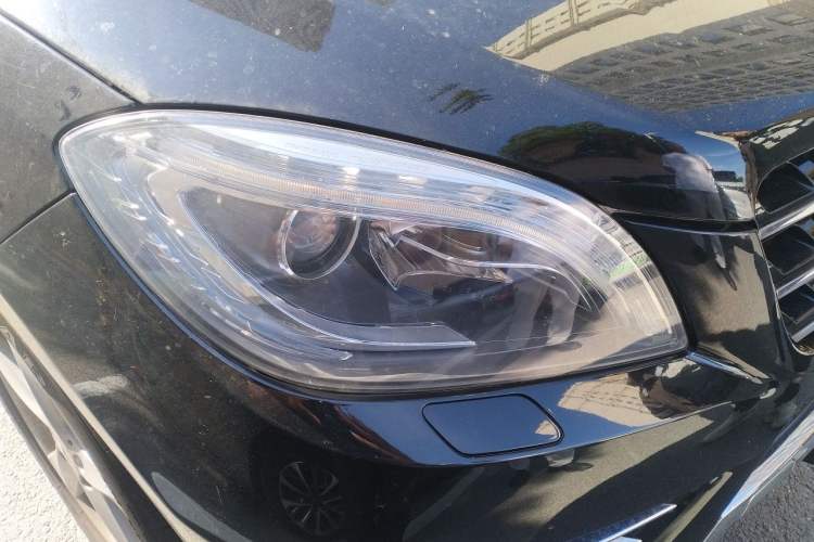 Used Mercedes-Benz M-Class 2014 ML 320 4MATIC Right Front Headlight