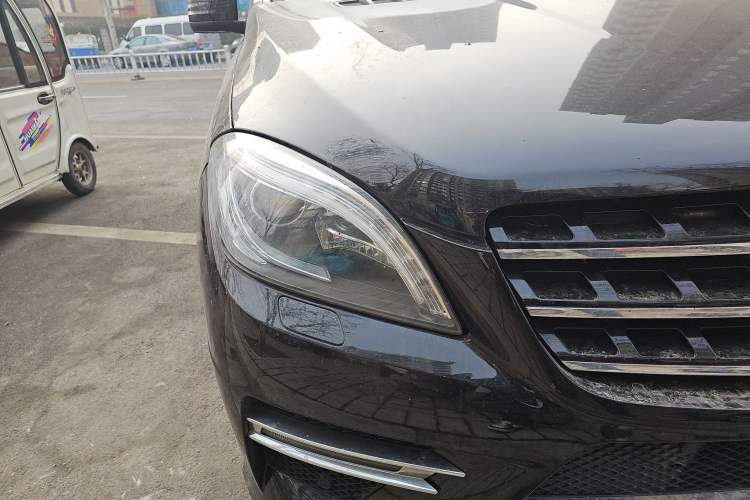 Used Mercedes-Benz M-Class 2014 ML 400 4MATIC Dynamic Model Right Front Headlight