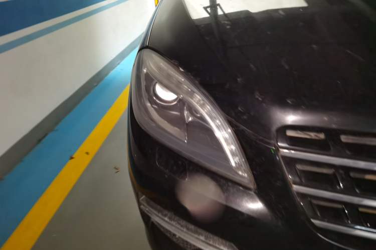 Used Mercedes-Benz M-Class 2014 ML 320 4MATIC Right Front Headlight