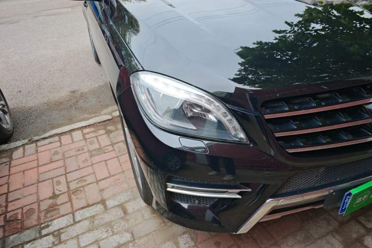 Used Mercedes-Benz M-Class 2014 ML 400 4MATIC Dynamic Model Right Front Headlight