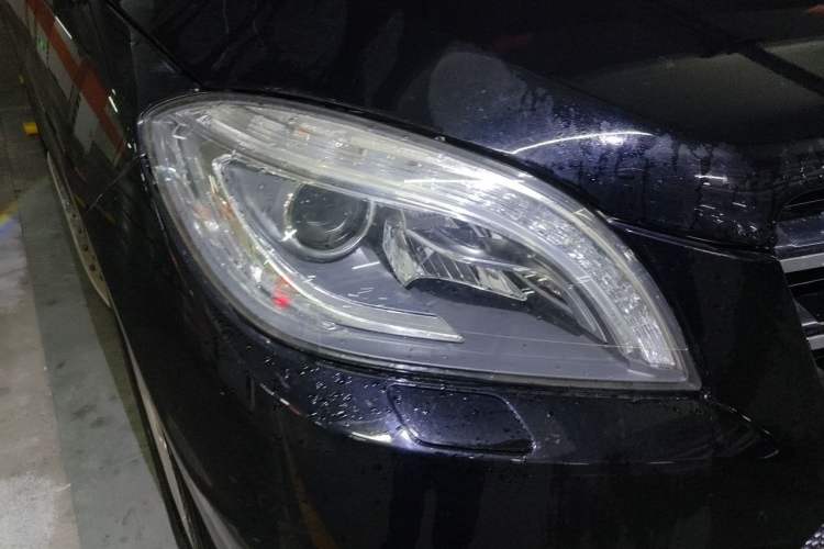 Used Mercedes-Benz M-Class 2014 ML 400 4MATIC Dynamic Model Right Front Headlight