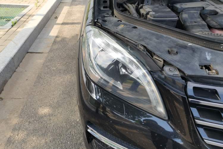 Used Mercedes-Benz M-Class 2014 ML 400 4MATIC Dynamic Model Right Front Headlight