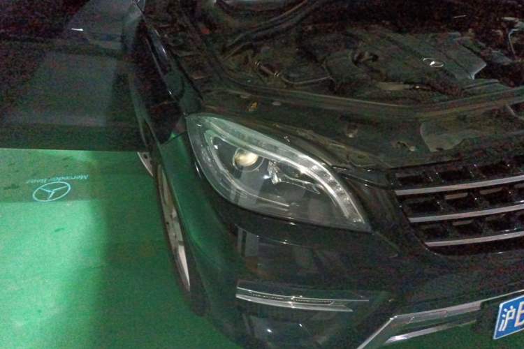 Used Mercedes-Benz M-Class 2014 ML 400 4MATIC Luxury Model Right Front Headlight