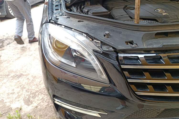 Used Mercedes-Benz M-Class 2014 ML 400 4MATIC Luxury Model Right Front Headlight