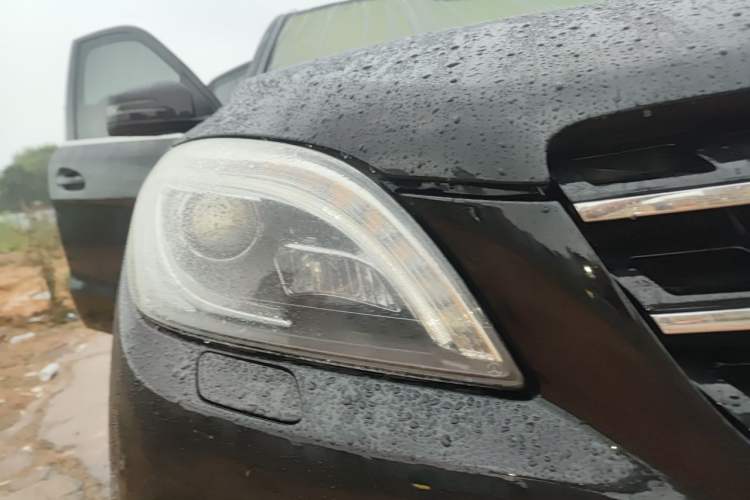 Used Mercedes-Benz M-Class 2014 ML 400 4MATIC Dynamic Model Right Front Headlight