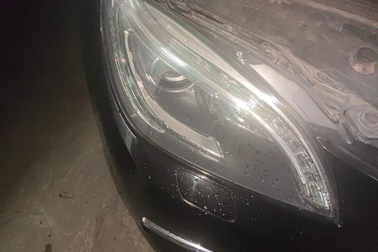 Used Mercedes-Benz M-Class 2014 ML 400 4MATIC Dynamic Model Right Front Headlight