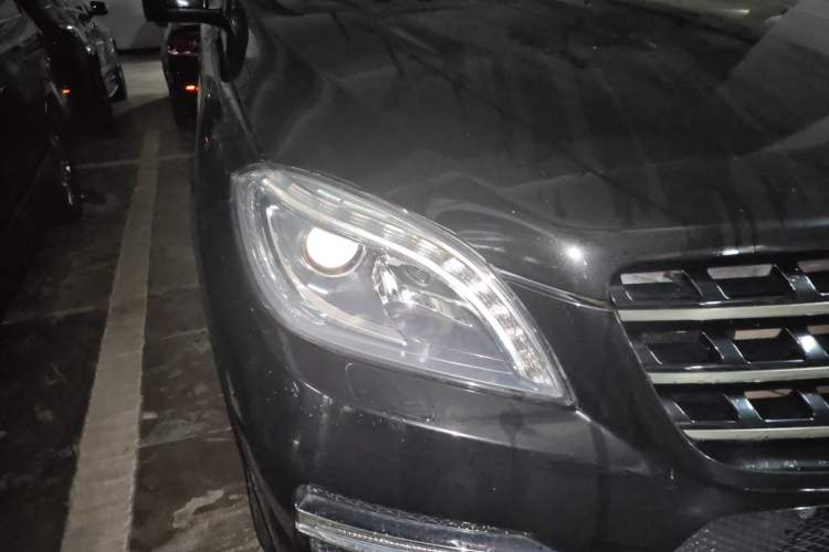 Used Mercedes-Benz M-Class 2014 ML 320 4MATIC Right Front Headlight