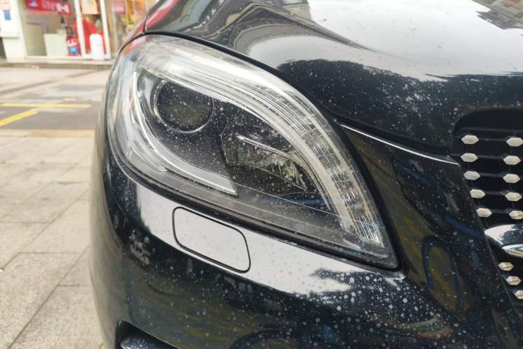 Used Mercedes-Benz M-Class 2014 ML 320 4MATIC Right Front Headlight