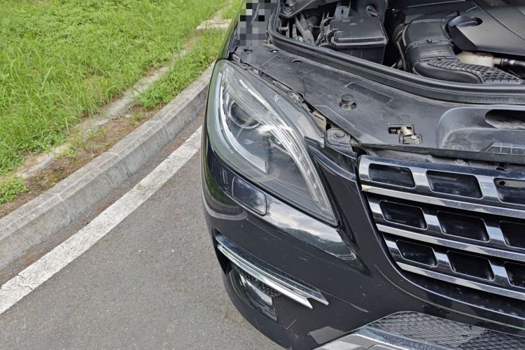 Used Mercedes-Benz M-Class 2014 ML 400 4MATIC Luxury Model Right Front Headlight
