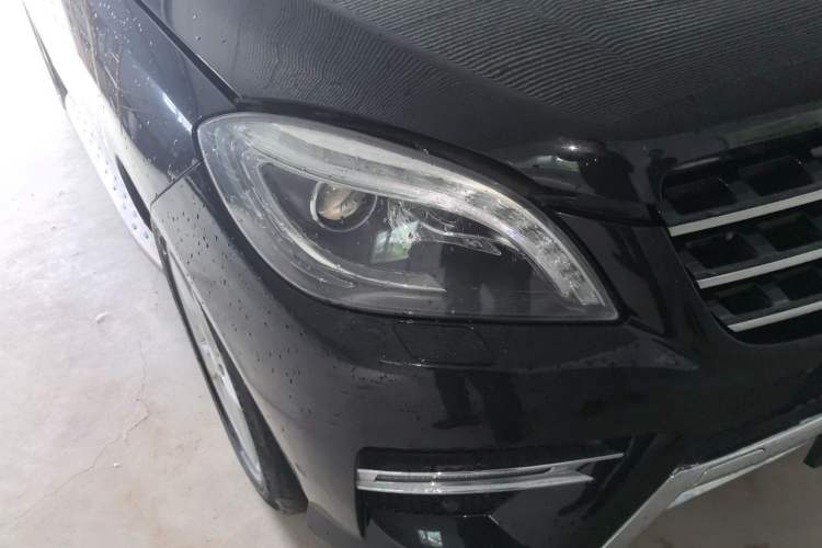 Used Mercedes-Benz M-Class 2014 ML 400 4MATIC Dynamic Model Right Front Headlight