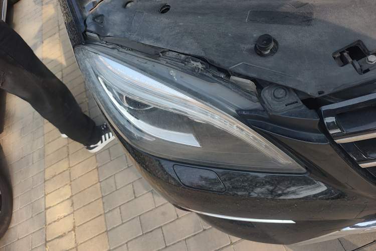 Used Mercedes-Benz M-Class 2014 ML 320 4MATIC Right Front Headlight